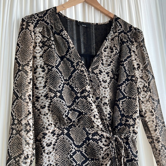 Twig - snake-skin looking pattern dress - size small - Picture 2 of 9